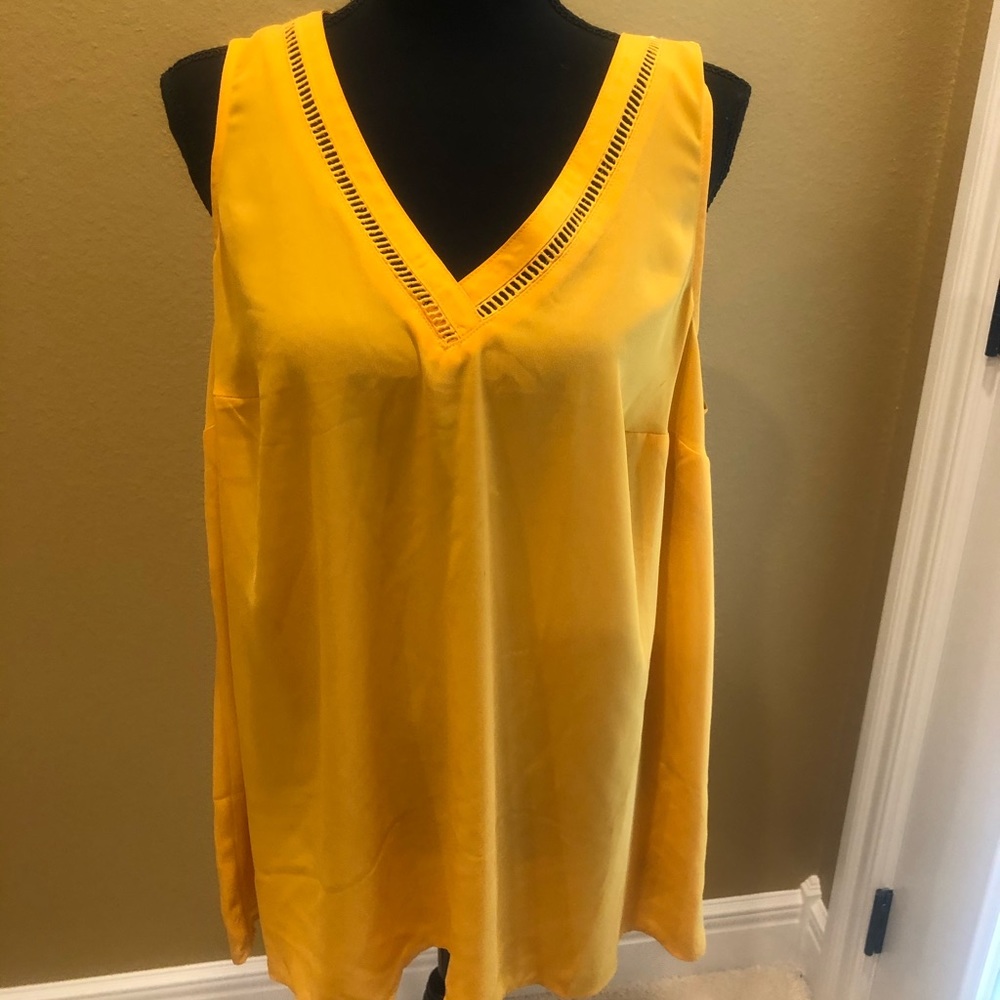 Torrid size 1 mustard silky tank